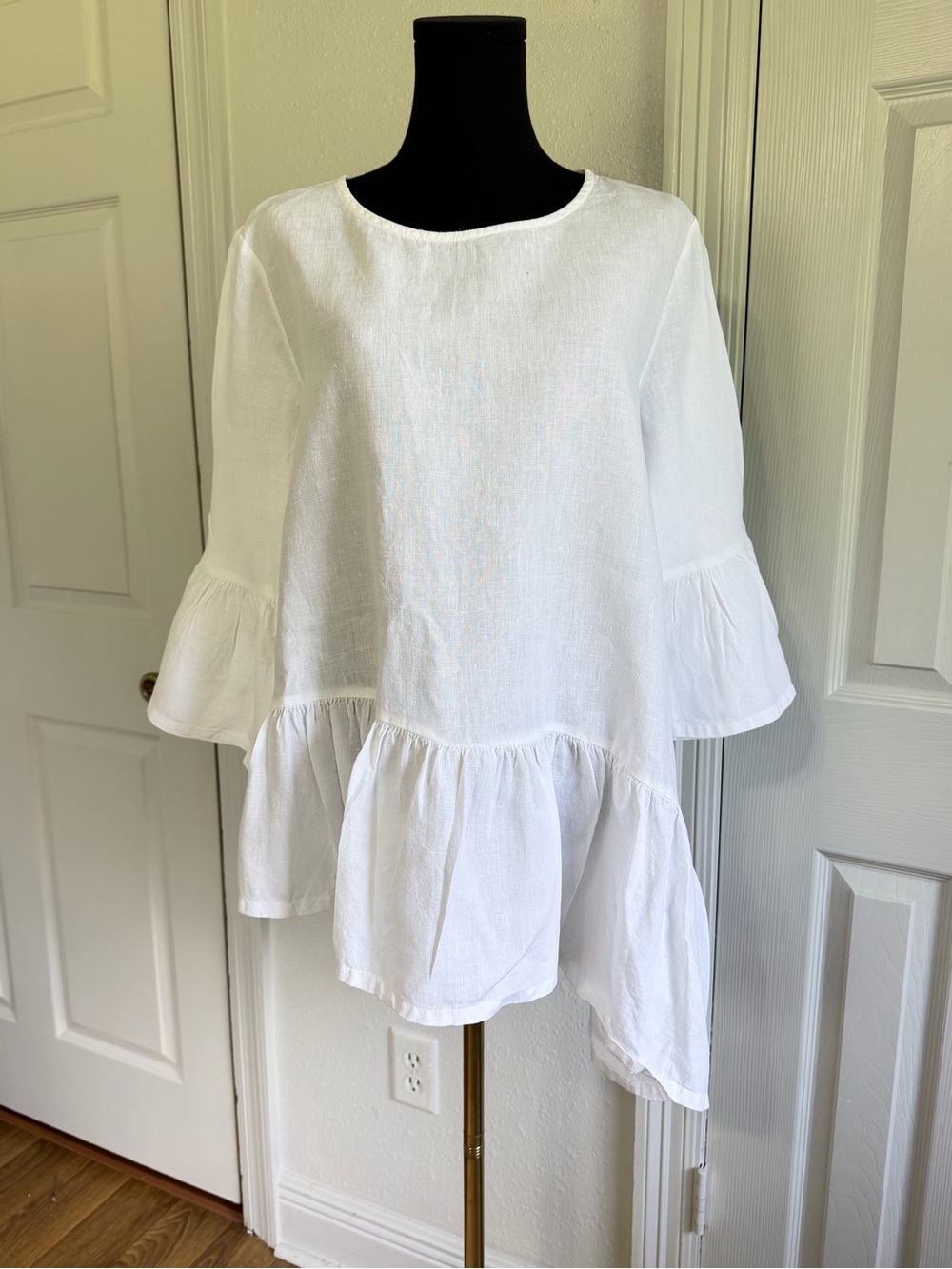 Bryn Walker White 100% Linen Tunic Top S USA Asymmetrical Bell Sleeve lagenlook